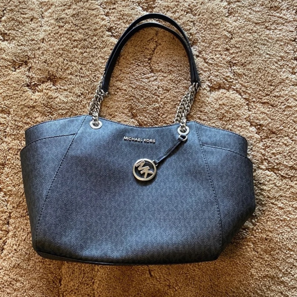 Like new Michael Kors purse